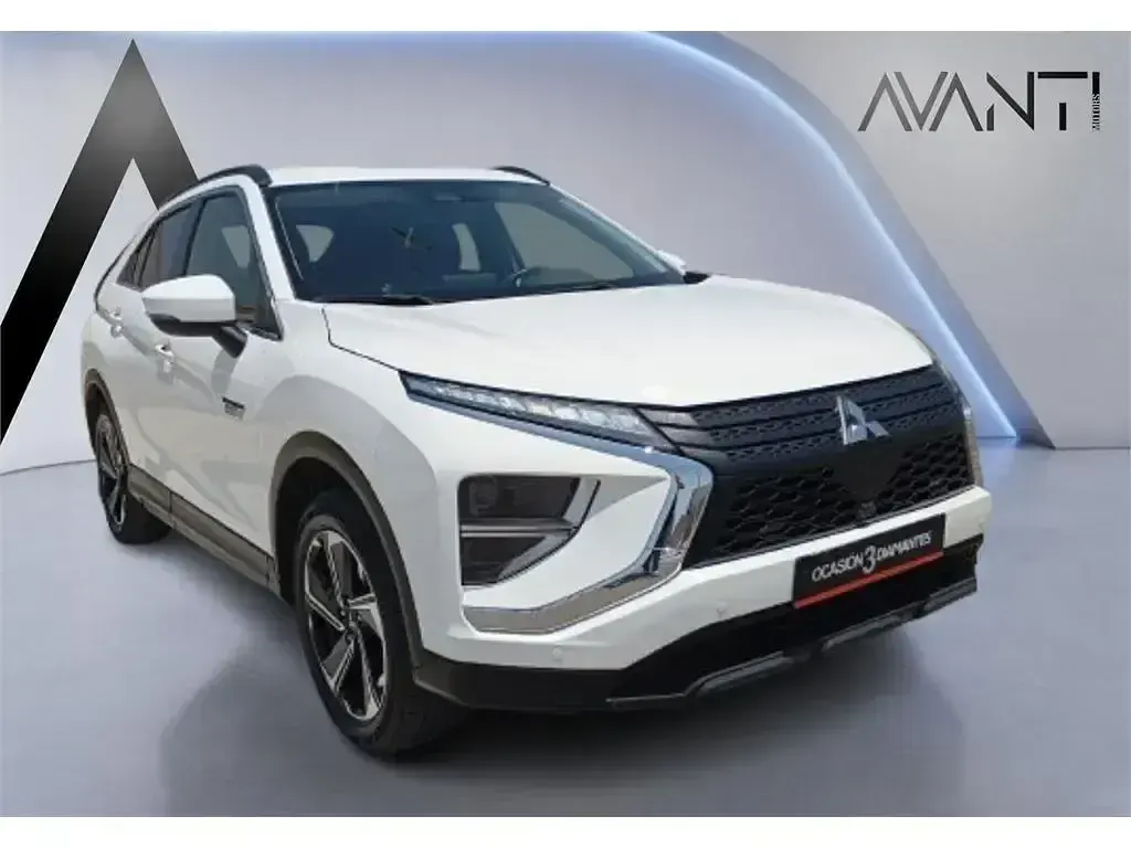 Usado Mitsubishi Eclipse Cross Motion 188 CV (138 kW) 2022 Blanco SUV