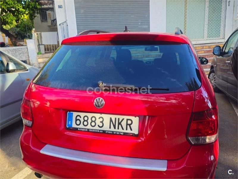 Usado VW Golf VII Sport 105 CV (77 kW) 2013 Rojo Familiar