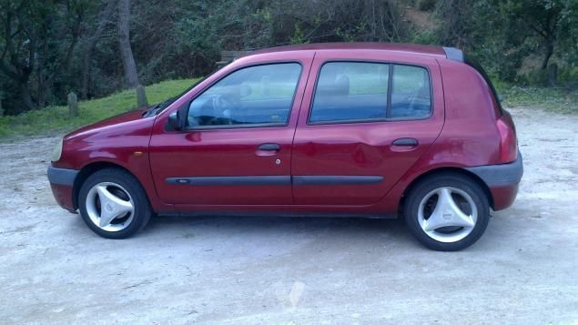 Renault Clio 1 2 Rl Rn 4 Photos And 43 Specs Autoviva Com