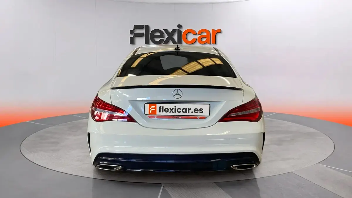 Usado Mercedes CLA220 177 CV (130 kW) 2018 Blanco Berlina