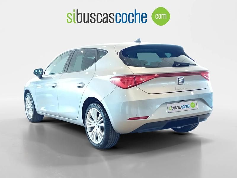 Usado Seat Leon Style 150 CV (110 kW) 2024 Gris/plata