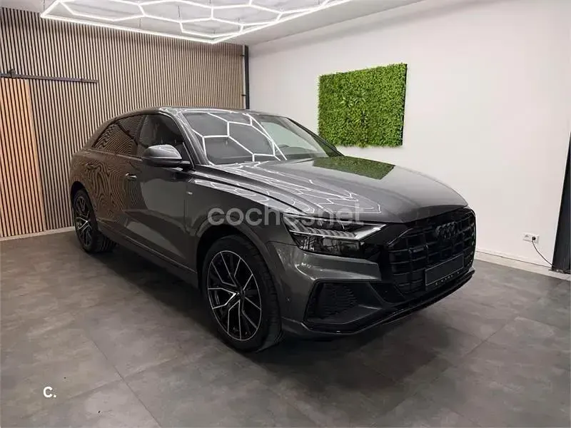 Usado Audi Q8 S-Line 286 CV (210 kW) 2023 Gris / plata SUV