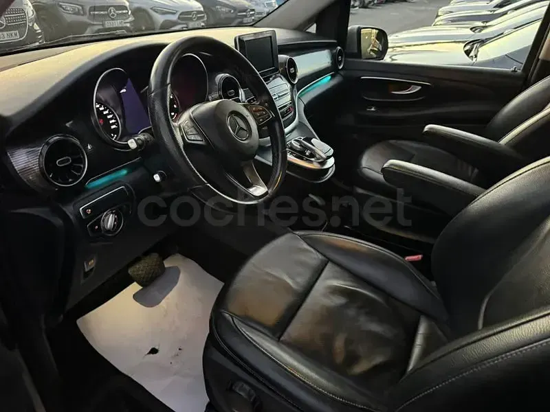 Usado Mercedes V250 Avantgarde 190 CV (139 kW) 2020 Gris / plata Monovolumen