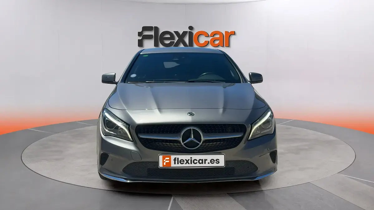 Usado Mercedes CLA180 Shooting Brake 136 CV (100 kW) 2019 Gris Familiar