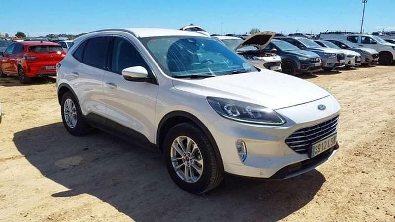 Usado Ford Kuga Titanium 225 CV (165 kW) 2021 Blanco SUV