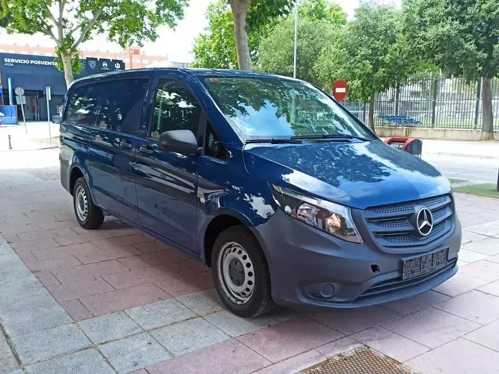 Usado Mercedes Vito 102 CV (75 kW) 2020 Azul Van