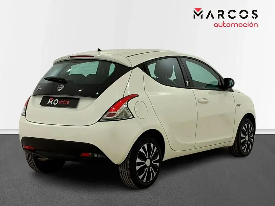 Usado Lancia Ypsilon 69 CV (50 kW) 2014 Utilitario