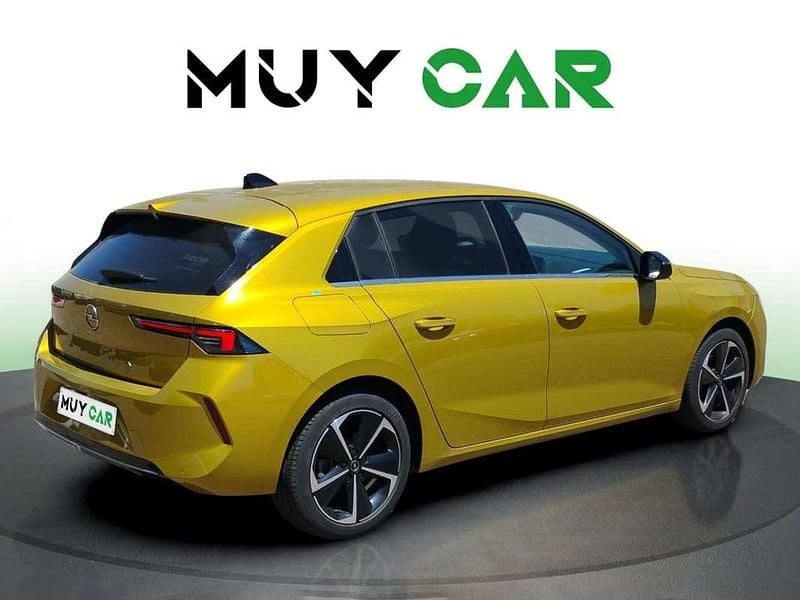 Usado Opel Astra Elegance 131 CV (96 kW) 2023 Amarillo Utilitario