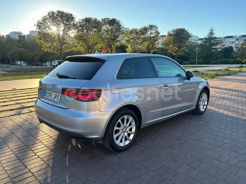 Usado Audi A3 Attraction 110 CV (80 kW) 2016 Gris / plata Berlina