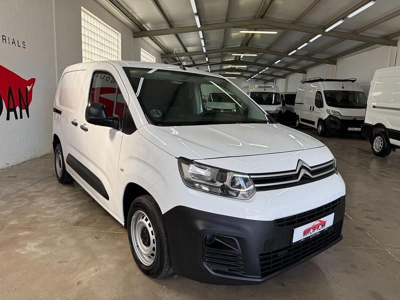 Usado Citroën Berlingo 100 CV (73 kW) 2020 Blanco Monovolumen
