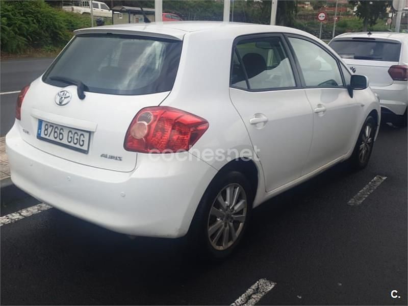 Usado Toyota Auris Sol 124 CV (91 kW) 2008 Blanco Utilitario