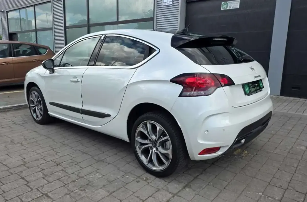Usado Citroën DS4 200 CV (147 kW) 2012 Blanco Utilitario