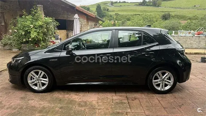 Usado Toyota Corolla Active 122 CV (89 kW) 2021 Negro Berlina