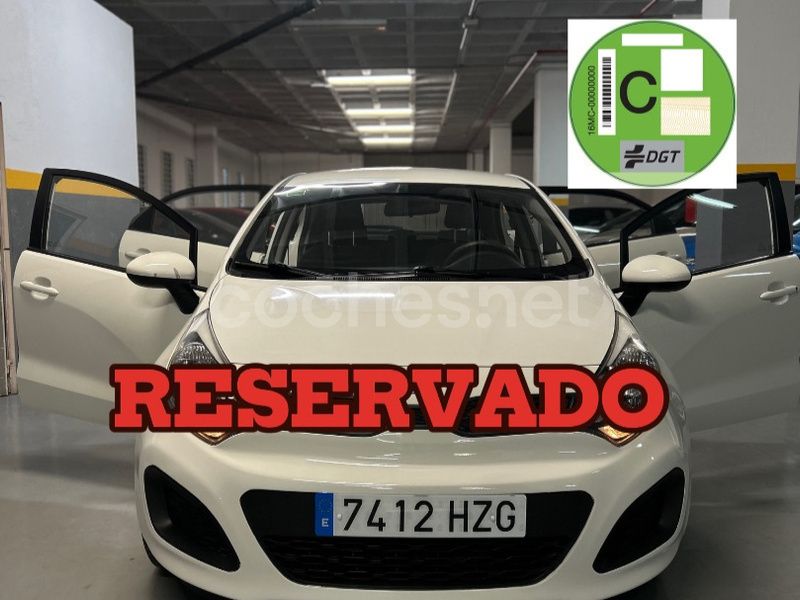 Blanco Usado 2014 Kia Rio Berlina | 7690 € (Precio justo) - Imagen 1/4