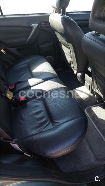 Usado Toyota RAV4 Executive 150 CV (110 kW) 2005 Gris / plata SUV