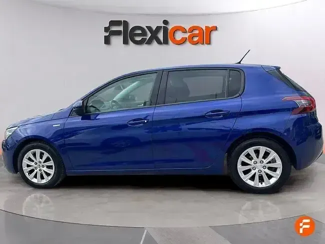 Usado Peugeot 308 Access 100 CV (73 kW) 2019 Azul Berlina