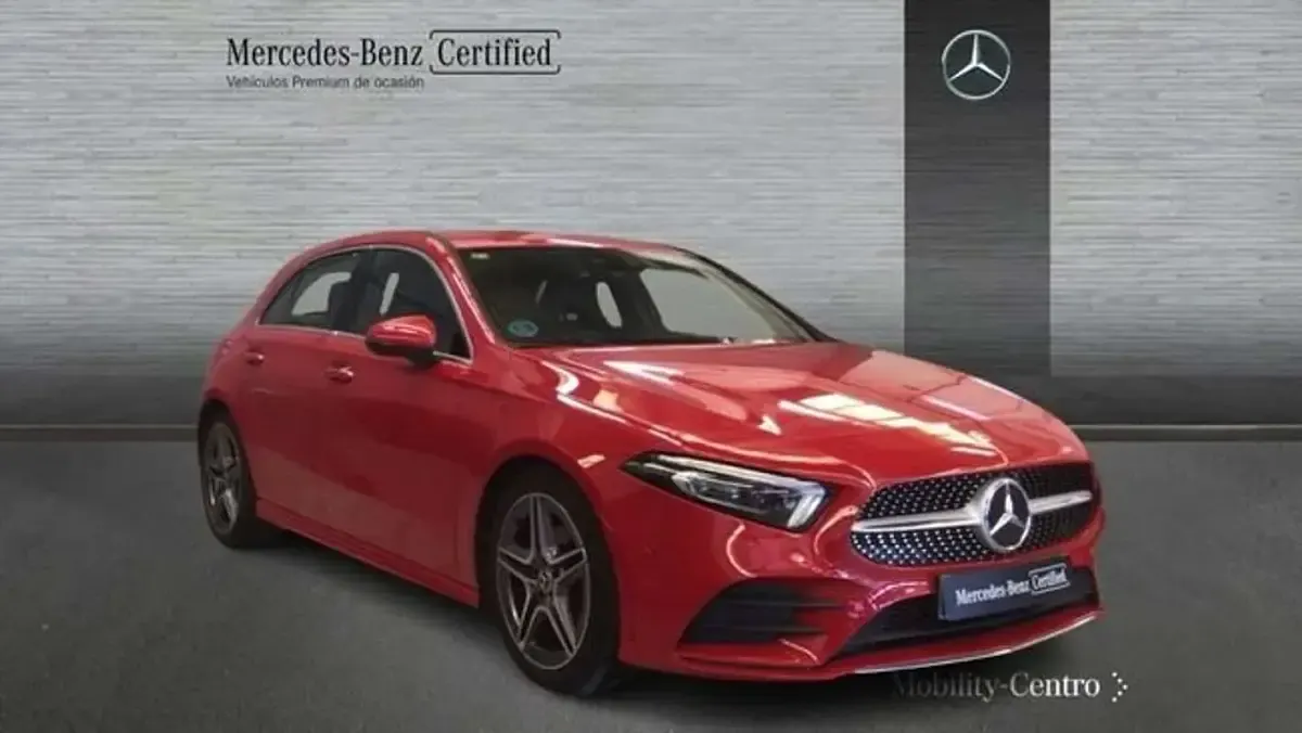 Usado Mercedes A180 136 CV (100 kW) 2019 Rojo Berlina