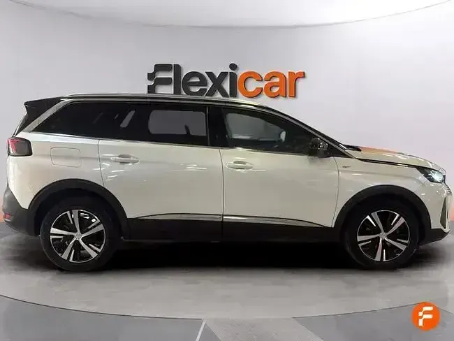 Usado Peugeot 5008 GT 130 CV (95 kW) 2022 Blanco SUV