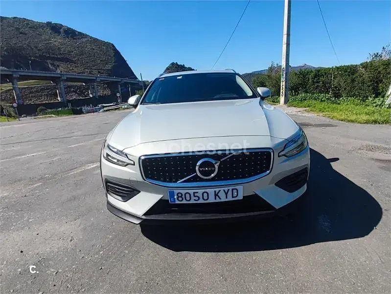 Begagnad Volvo V60 CC 190 HK (139 kW) 2019 Grå Kombi