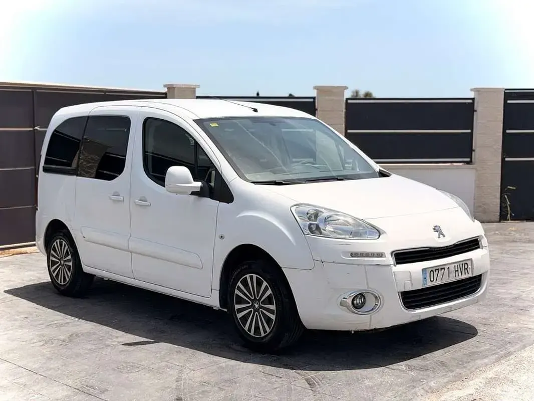 Usado Peugeot TePee Active 91 CV (66 kW) 2014 Blanco Van