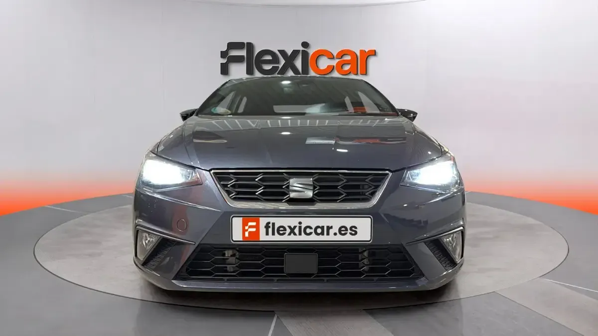 Usado Seat Ibiza Style 80 CV (58 kW) 2024 Gris Utilitario
