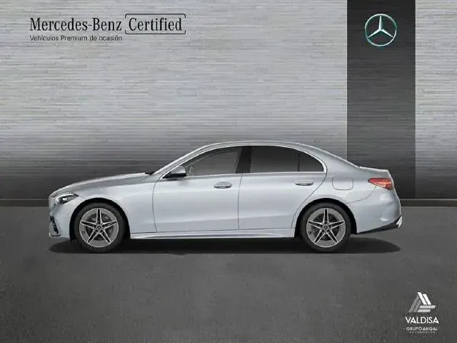 Usado Mercedes C300e 313 CV (230 kW) 2024 Plata hightech