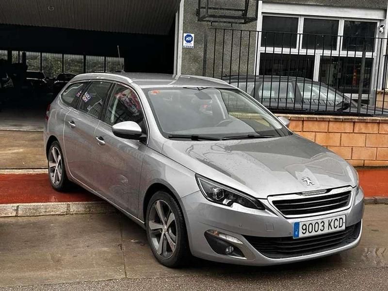 Usado Peugeot 308 SW Access 131 CV (96 kW) 2018 Familiar