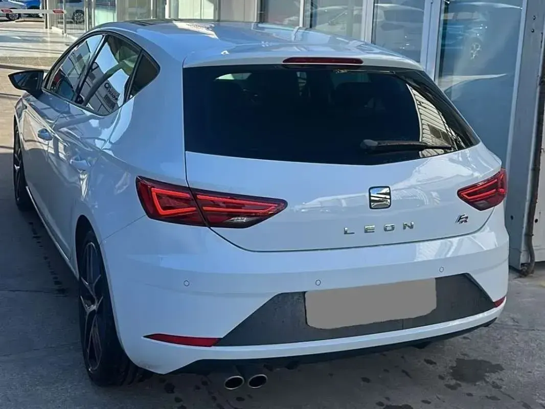 Usado Seat Leon FR 150 CV (110 kW) 2019 Blanco Utilitario