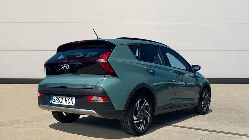 Usado Hyundai Bayon 100 CV (73 kW) 2022 Verde SUV