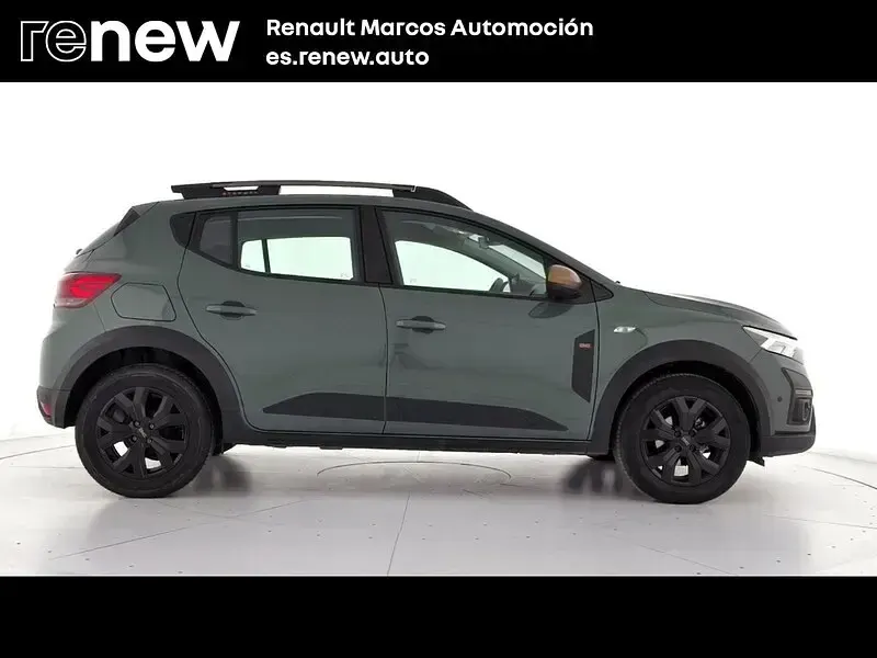Usado Dacia Sandero Extreme 101 CV (74 kW) 2025 Verde Berlina
