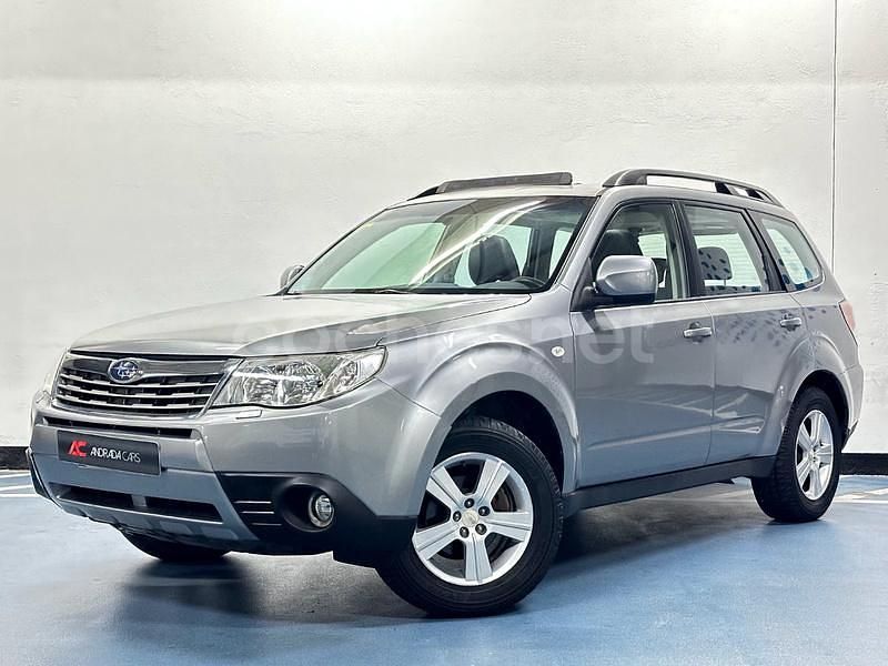 Gris / plata Usado 2009 Subaru Forester SUV | 8490 € (Precio justo) - Imagen 1/4