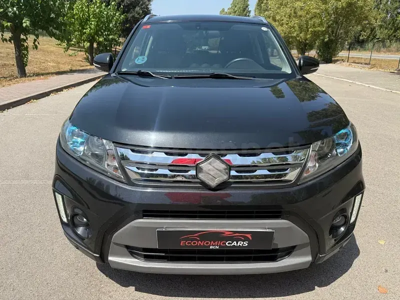 Usado Suzuki Vitara GLX 120 CV (88 kW) 2017 Negro SUV