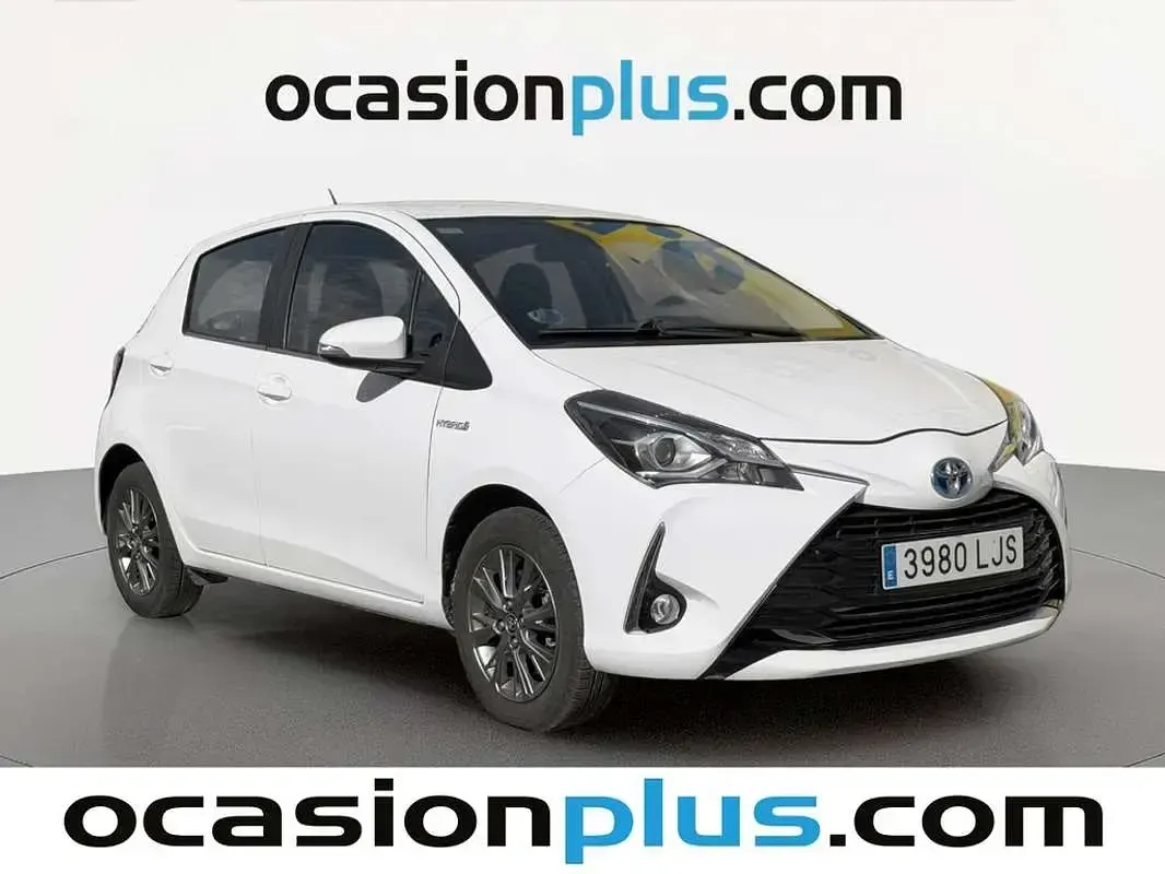 Usado Toyota Yaris Active 99 CV (72 kW) 2020 Blanco Utilitario