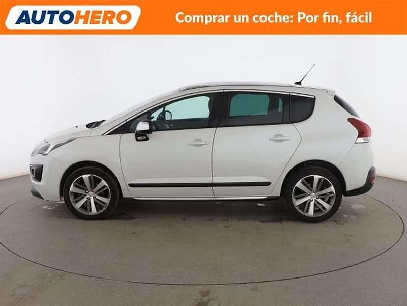 Usado Peugeot 3008 Allure 120 CV (88 kW) 2016 Blanco Monovolumen