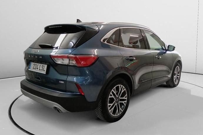 Usado Ford Kuga Titanium 225 CV (165 kW) 2021 SUV