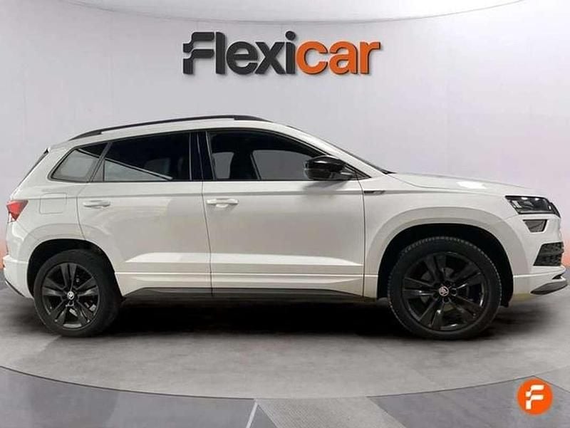 Usado Skoda Karoq SportLine 150 CV (110 kW) 2021 Blanco SUV