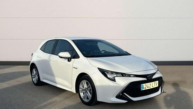 Usado Toyota Corolla Active 122 CV (89 kW) 2021 Blanco Berlina