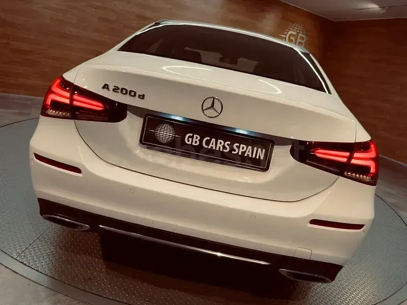 Usado Mercedes A200 150 CV (110 kW) 2022 Blanco Berlina