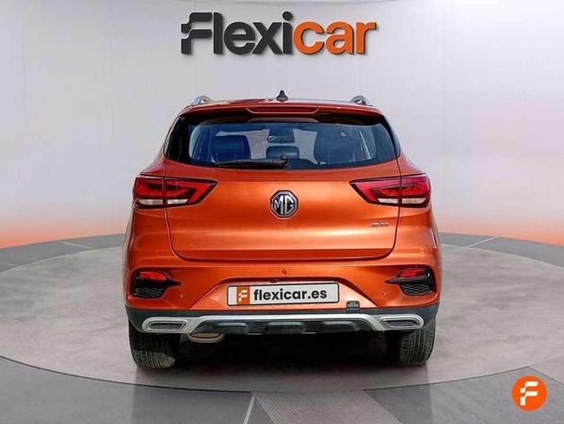 Usado MG ZS Luxury 106 CV (77 kW) 2023 Naranja SUV