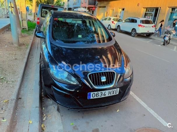 Usado Seat Altea XL Style 105 CV (77 kW) 2014 Negro Monovolumen