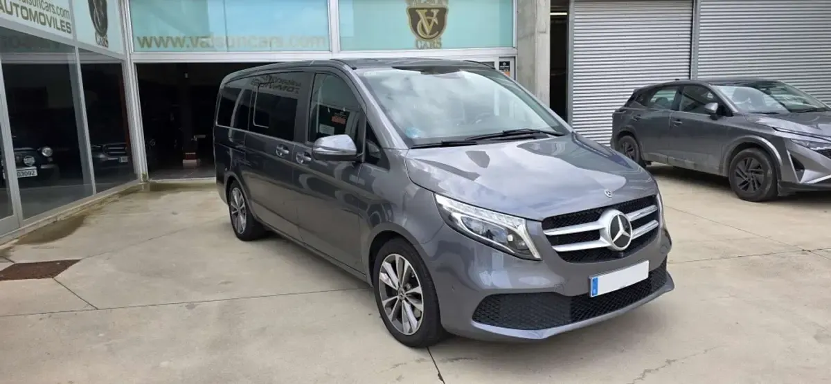Usado Mercedes V300 Avantgarde 239 CV (175 kW) 2019 Gris Monovolumen