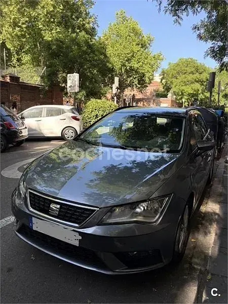 Usado Seat Leon ST Style 110 CV (80 kW) 2018 Gris / plata Familiar