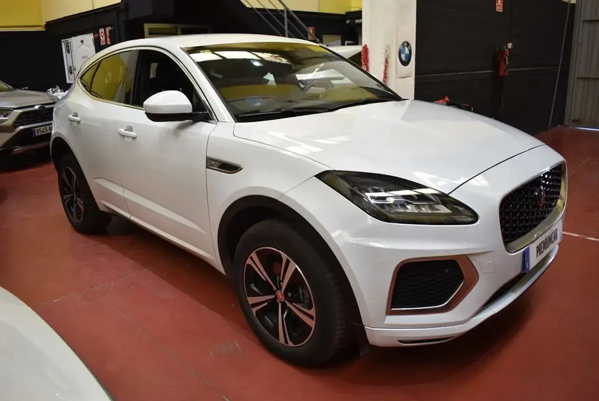 Usado Jaguar E-Pace R-Dynamic 309 CV (227 kW) 2021 Blanco SUV