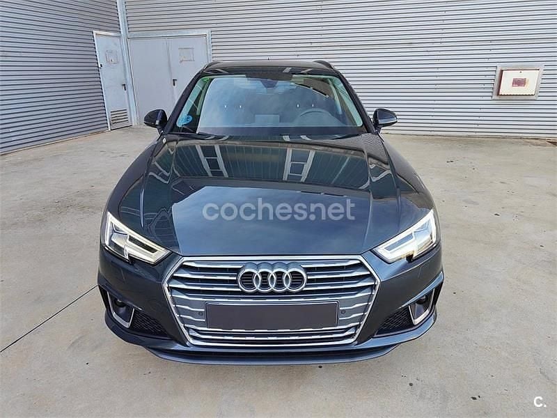 Usado Audi A4 S-Line 170 CV (125 kW) 2019 Gris / plata Familiar