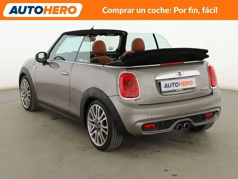 Usado Mini Cooper SD Cabriolet 170 CV (125 kW) 2017 Gris / plata Descapotable