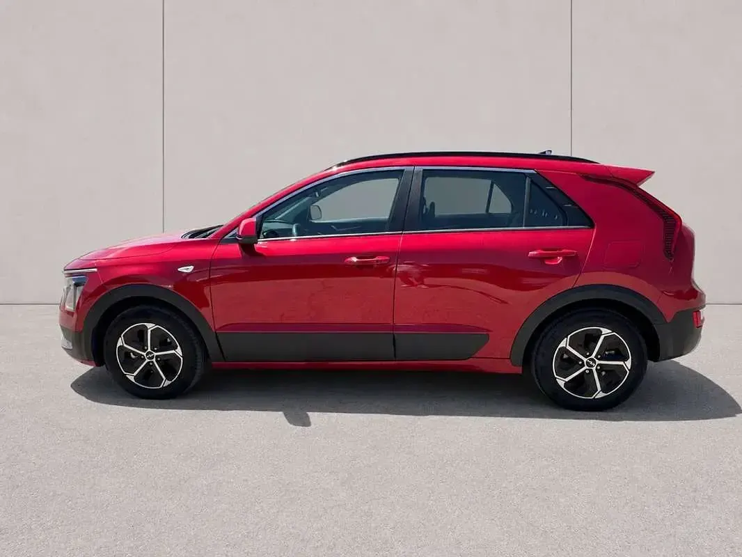 Usado Kia Niro 139 CV (102 kW) 2025 Rojo SUV