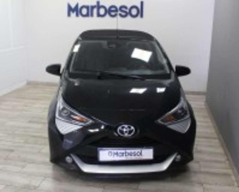 Usado Toyota Aygo X-wave 72 CV (52 kW) 2020 Negro Utilitario