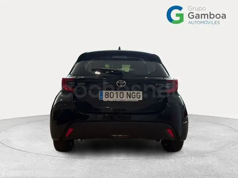 Usado Toyota Yaris Hybrid Active 116 CV (85 kW) 2025 Negro Berlina