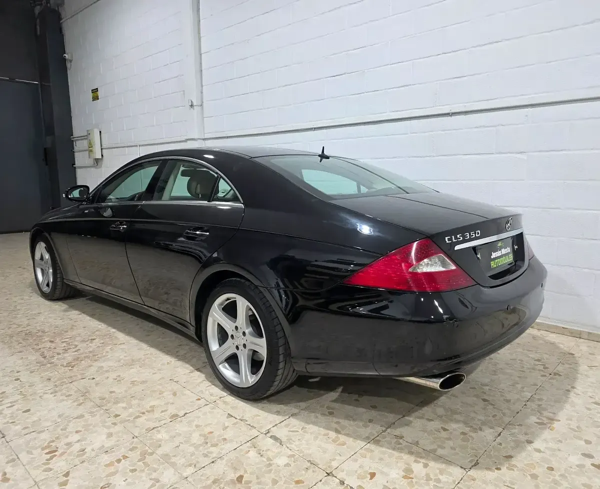 Usado Mercedes CLS350 272 CV (200 kW) 2005 Negro Coupe