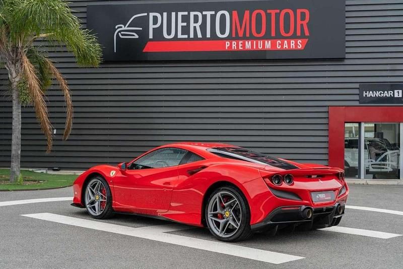 Begagnad Ferrari F8 721 HK (530 kW) 2020 Röd Sportkupé